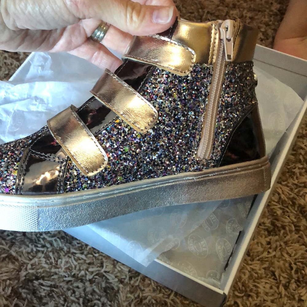 Girls Steve Madden shoes - Picture 3 of 4